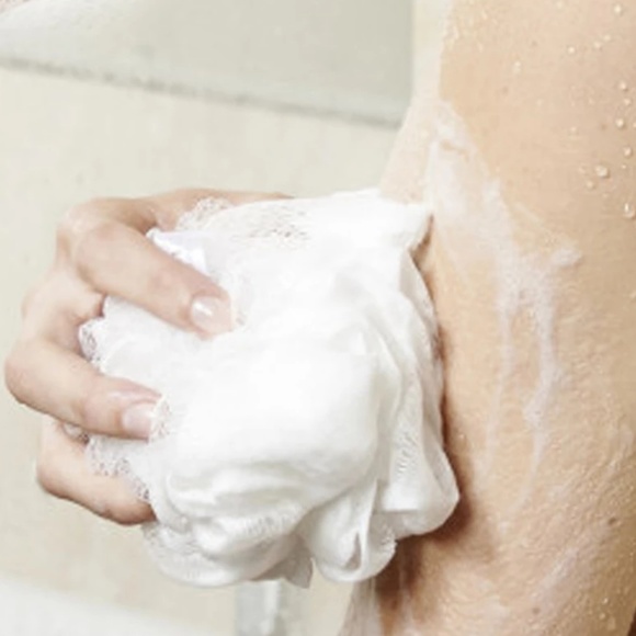 NWT! 4 Pcs Exfoliating Bath and Shower Sponges - Picture 2 of 7